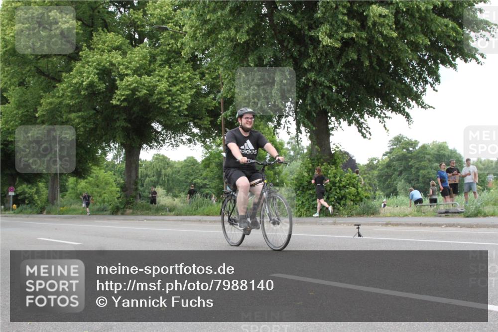15.06.2025 - 7 Türme Triathlon Yannick Fuchs http://msf.ph/oto/7988140 15.06.2025 14:16:50 Radfahren  meine-sportfotos.de