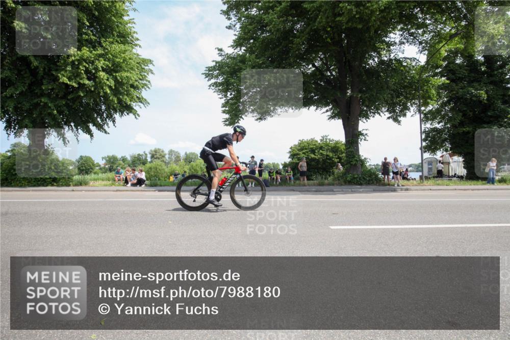 15.06.2025 - 7 Türme Triathlon Yannick Fuchs http://msf.ph/oto/7988180 15.06.2025 12:52:46 Radfahren 631 meine-sportfotos.de