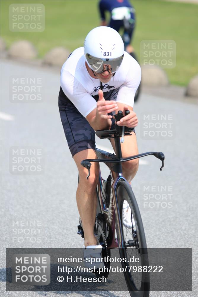 15.06.2025 - 27. Vierlanden-Triathlon H.Heesch http://msf.ph/oto/7988222 15.06.2025 11:41:34 Radfahren 657, 705, 831 meine-sportfotos.de
