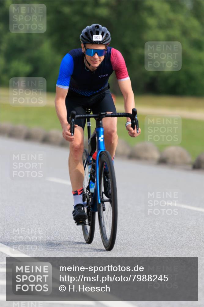 15.06.2025 - 27. Vierlanden-Triathlon H.Heesch http://msf.ph/oto/7988245 15.06.2025 09:21:10 Radfahren 102, 237 meine-sportfotos.de