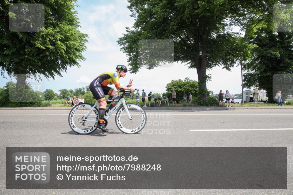 15.06.2025 - 7 Türme Triathlon Yannick Fuchs http://msf.ph/oto/7988248 15.06.2025 12:53:11 Radfahren 255, 265, 341, 470 meine-sportfotos.de