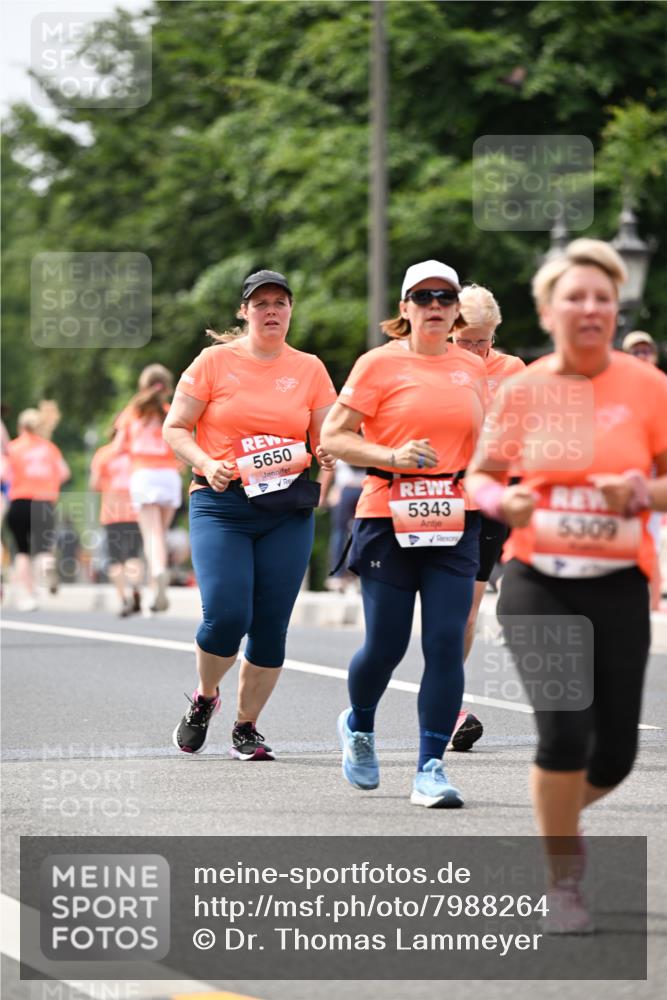15.06.2025 - REWE Women's Run Dr. Thomas Lammeyer http://msf.ph/oto/7988264 15.06.2025 10:48:30 Laufen 5650, 5343, 5309 meine-sportfotos.de