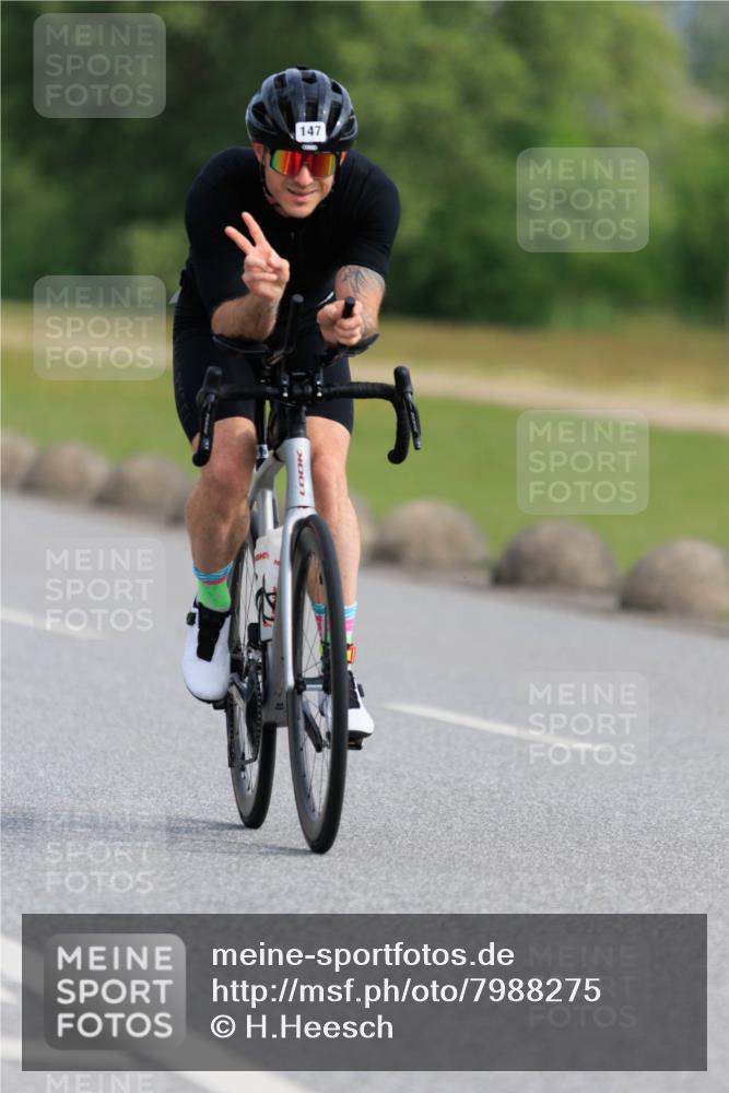 15.06.2025 - 27. Vierlanden-Triathlon H.Heesch http://msf.ph/oto/7988275 15.06.2025 09:21:25 Radfahren 2, 7, 35, 147, 165 meine-sportfotos.de