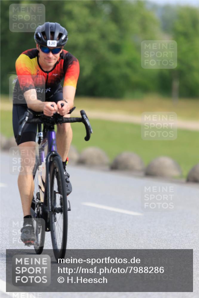 15.06.2025 - 27. Vierlanden-Triathlon H.Heesch http://msf.ph/oto/7988286 15.06.2025 09:21:36 Radfahren 130, 218 meine-sportfotos.de