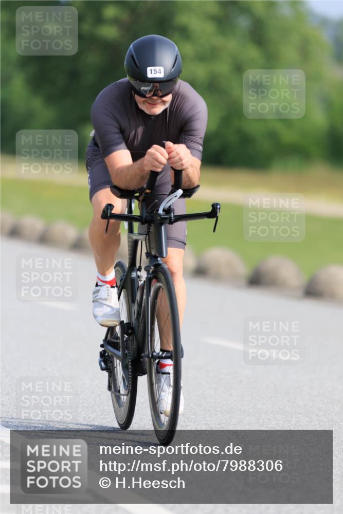 15.06.2025 - 27. Vierlanden-Triathlon H.Heesch http://msf.ph/oto/7988306 15.06.2025 09:22:24 Radfahren 104, 154 meine-sportfotos.de