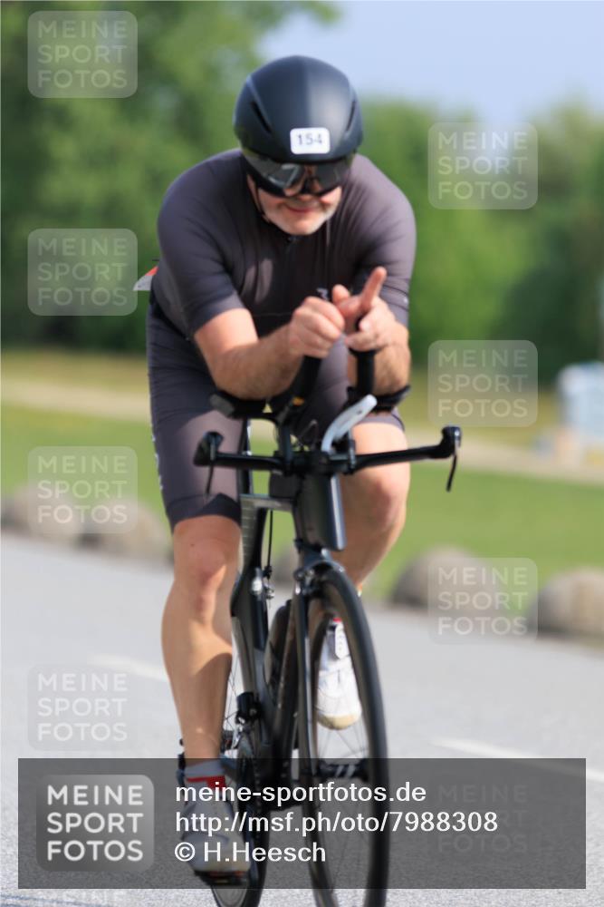 15.06.2025 - 27. Vierlanden-Triathlon H.Heesch http://msf.ph/oto/7988308 15.06.2025 09:22:24 Radfahren 104, 154 meine-sportfotos.de