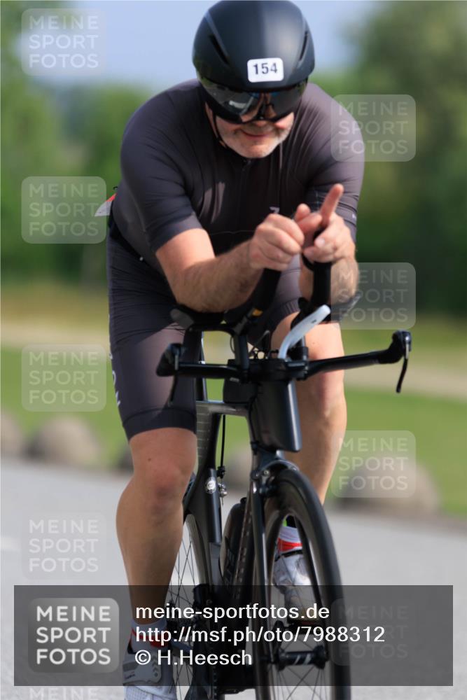 15.06.2025 - 27. Vierlanden-Triathlon H.Heesch http://msf.ph/oto/7988312 15.06.2025 09:22:24 Radfahren 104, 154 meine-sportfotos.de