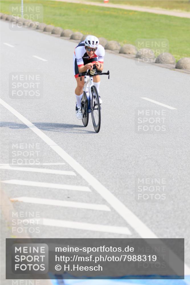 15.06.2025 - 27. Vierlanden-Triathlon H.Heesch http://msf.ph/oto/7988319 15.06.2025 09:22:31 Radfahren 43, 104 meine-sportfotos.de