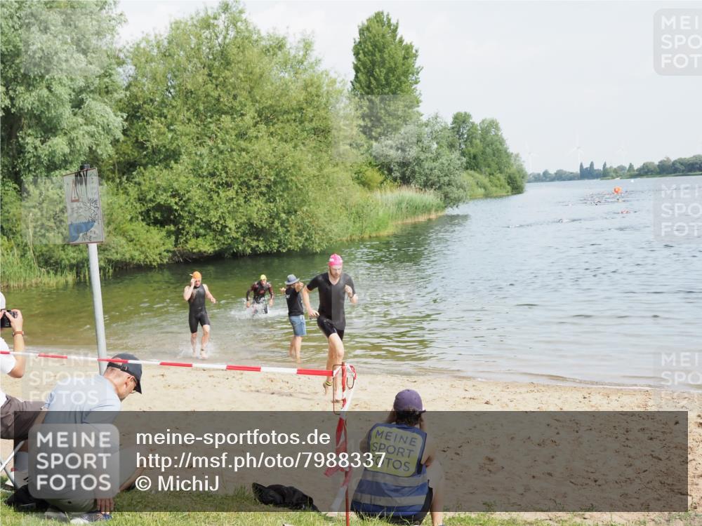 21.06.2025 - 27. Vierlanden-Triathlon MichiJ http://msf.ph/oto/7988337 15.06.2026 09:51:58 Schwimmen 282, 288, 292 meine-sportfotos.de