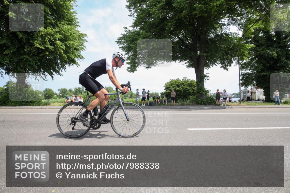 15.06.2025 - 7 Türme Triathlon Yannick Fuchs http://msf.ph/oto/7988338 15.06.2025 12:54:06 Radfahren 332, 562, 613, 649, 1090 meine-sportfotos.de