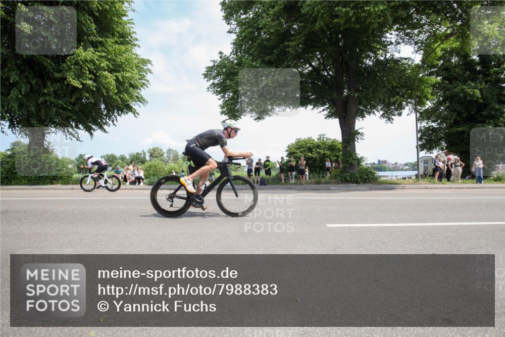 15.06.2025 - 7 Türme Triathlon Yannick Fuchs http://msf.ph/oto/7988383 15.06.2025 12:54:45 Radfahren 241, 341, 372, 470, 538, 550, 608, 817 meine-sportfotos.de