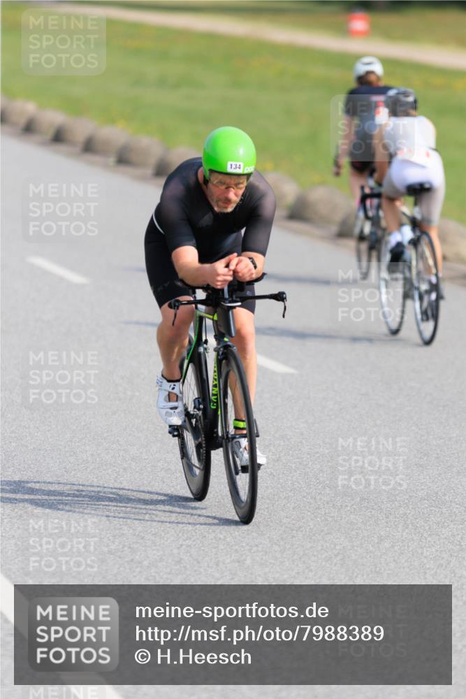 15.06.2025 - 27. Vierlanden-Triathlon H.Heesch http://msf.ph/oto/7988389 15.06.2025 09:23:30 Radfahren 109, 134 meine-sportfotos.de