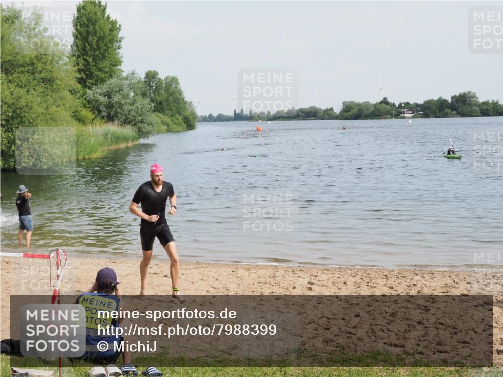21.06.2025 - 27. Vierlanden-Triathlon MichiJ http://msf.ph/oto/7988399 15.06.2026 09:51:59 Schwimmen 282, 288, 292 meine-sportfotos.de