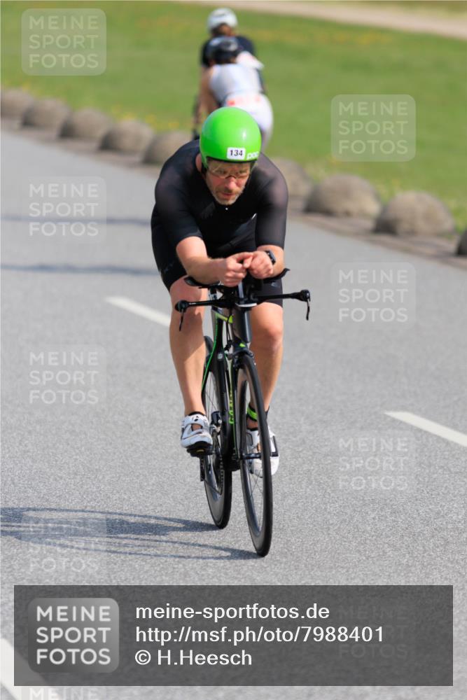 15.06.2025 - 27. Vierlanden-Triathlon H.Heesch http://msf.ph/oto/7988401 15.06.2025 09:23:30 Radfahren 109, 134 meine-sportfotos.de
