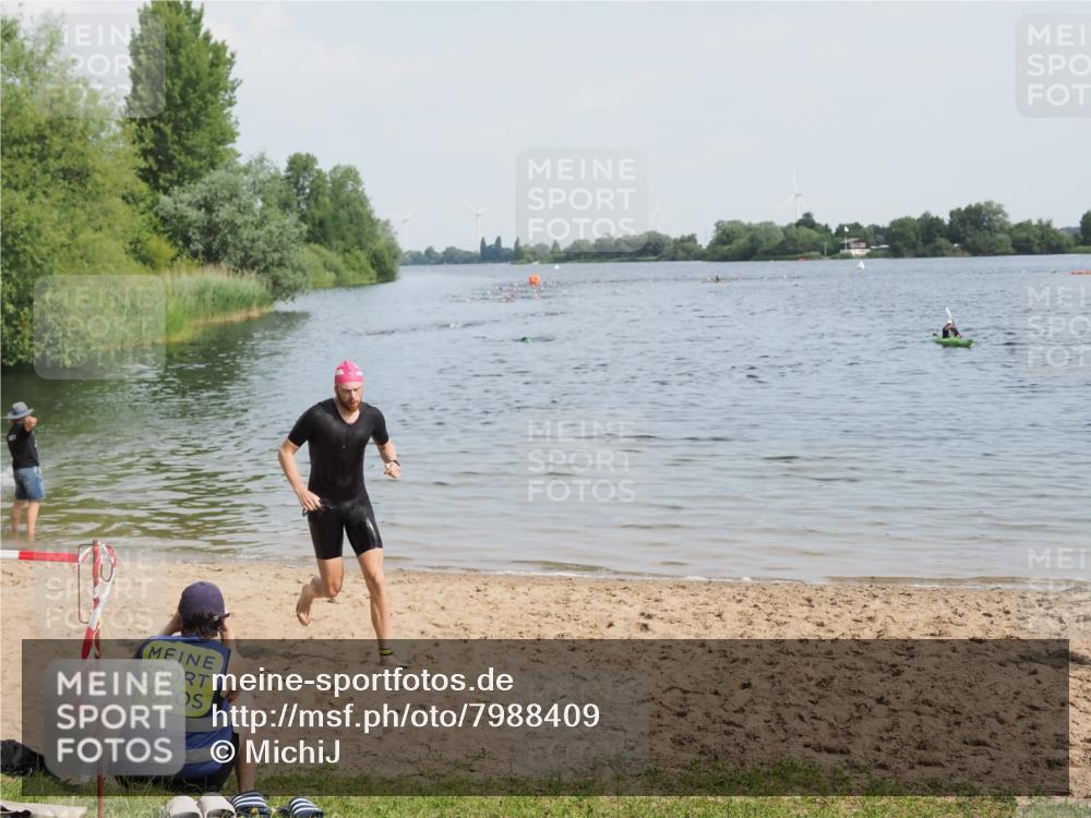 21.06.2025 - 27. Vierlanden-Triathlon MichiJ http://msf.ph/oto/7988409 15.06.2026 09:51:59 Schwimmen 282, 288, 292 meine-sportfotos.de