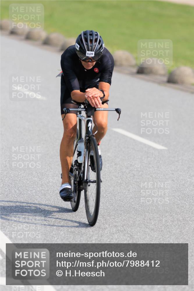 15.06.2025 - 27. Vierlanden-Triathlon H.Heesch http://msf.ph/oto/7988412 15.06.2025 09:23:35 Radfahren 109, 139 meine-sportfotos.de