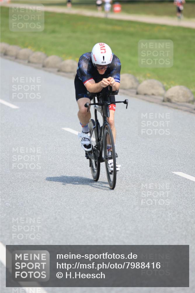 15.06.2025 - 27. Vierlanden-Triathlon H.Heesch http://msf.ph/oto/7988416 15.06.2025 11:42:32 Radfahren 751, 762, 859 meine-sportfotos.de