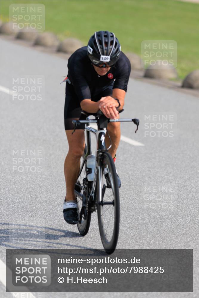 15.06.2025 - 27. Vierlanden-Triathlon H.Heesch http://msf.ph/oto/7988425 15.06.2025 09:23:35 Radfahren 109, 139 meine-sportfotos.de