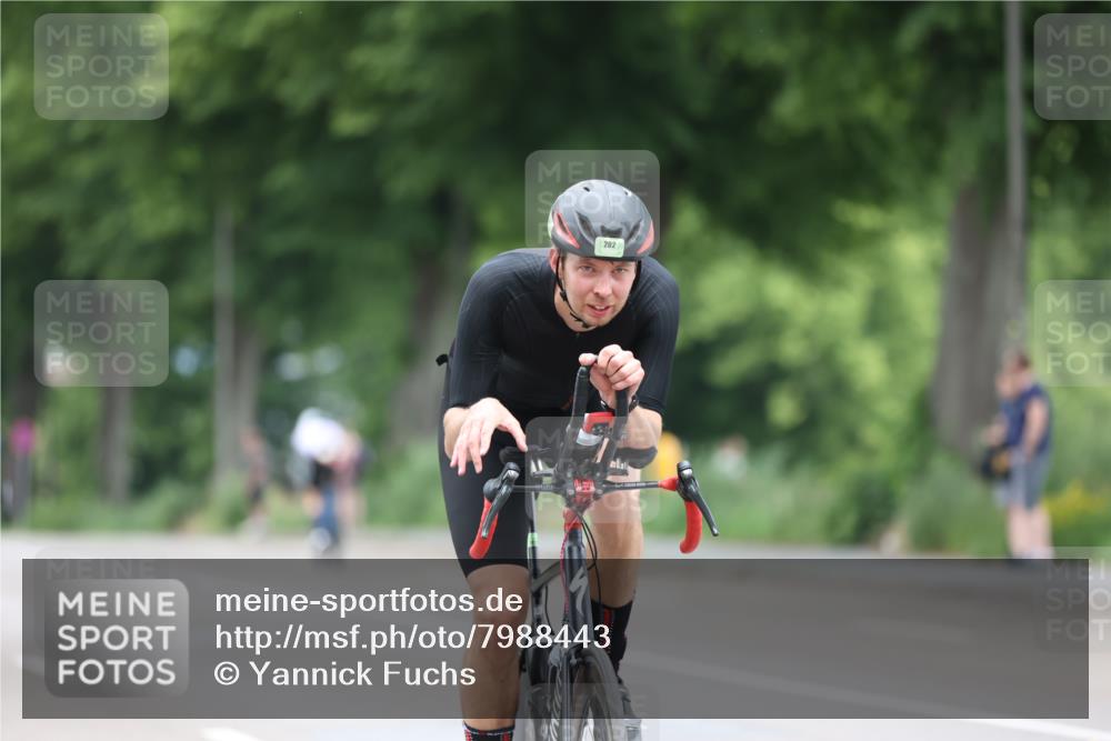 15.06.2025 - 7 Türme Triathlon Yannick Fuchs http://msf.ph/oto/7988443 15.06.2025 11:44:59 Radfahren 202, 242, 255 meine-sportfotos.de