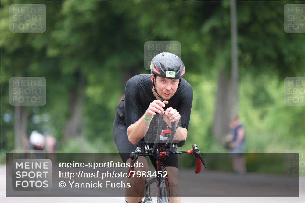 15.06.2025 - 7 Türme Triathlon Yannick Fuchs http://msf.ph/oto/7988452 15.06.2025 11:44:59 Radfahren 202, 242, 255 meine-sportfotos.de