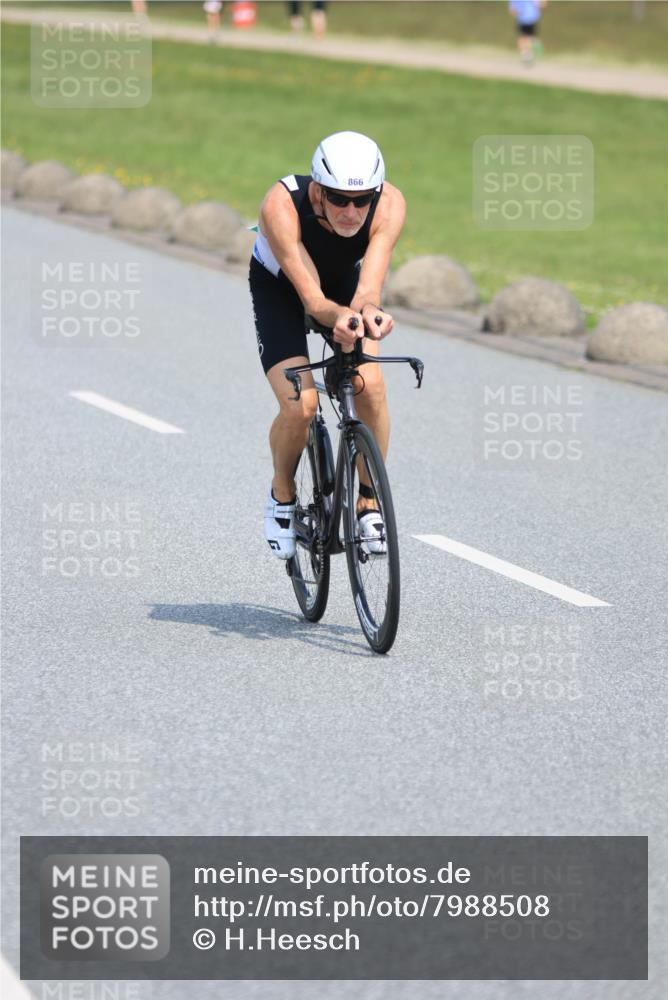 21.06.2025 - 27. Vierlanden-Triathlon H.Heesch http://msf.ph/oto/7988508 15.06.2025 11:42:53 Radfahren 217, 642 meine-sportfotos.de