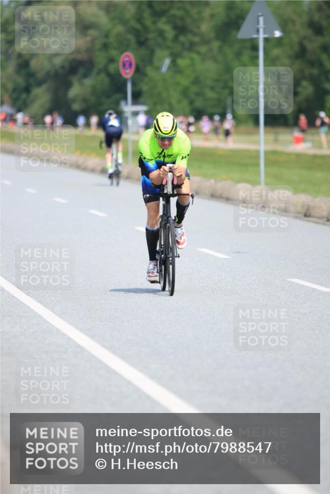 21.06.2025 - 27. Vierlanden-Triathlon H.Heesch http://msf.ph/oto/7988547 15.06.2025 11:43:08 Radfahren 681, 853, 854 meine-sportfotos.de