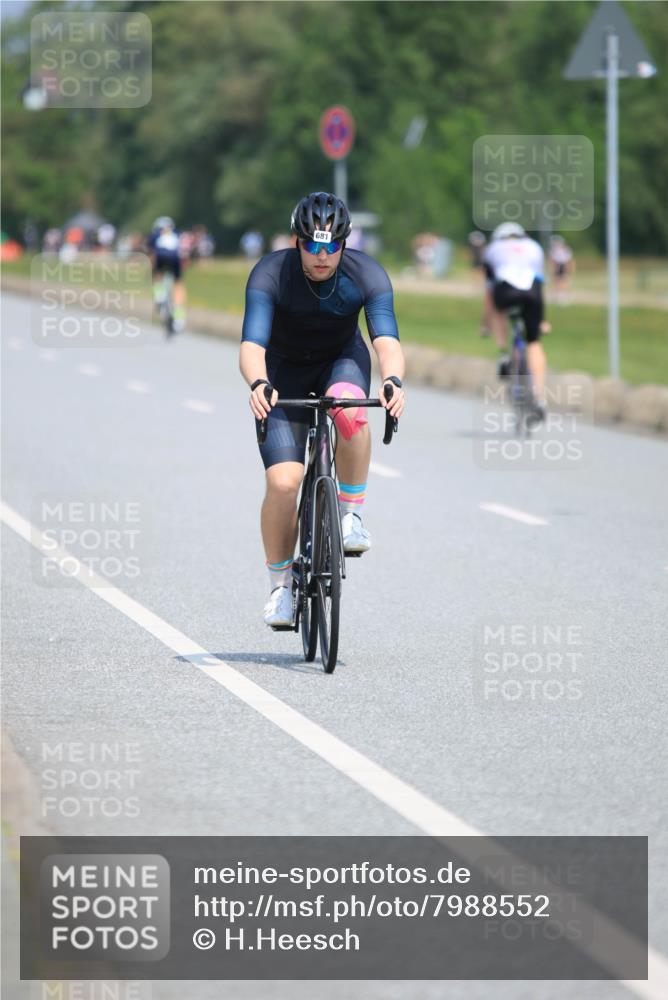 21.06.2025 - 27. Vierlanden-Triathlon H.Heesch http://msf.ph/oto/7988552 15.06.2025 11:43:10 Radfahren 681, 741, 810, 853, 854 meine-sportfotos.de
