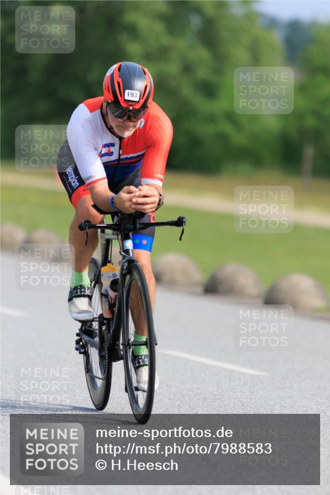15.06.2025 - 27. Vierlanden-Triathlon H.Heesch http://msf.ph/oto/7988583 15.06.2025 09:25:58 Radfahren 67, 137, 193 meine-sportfotos.de