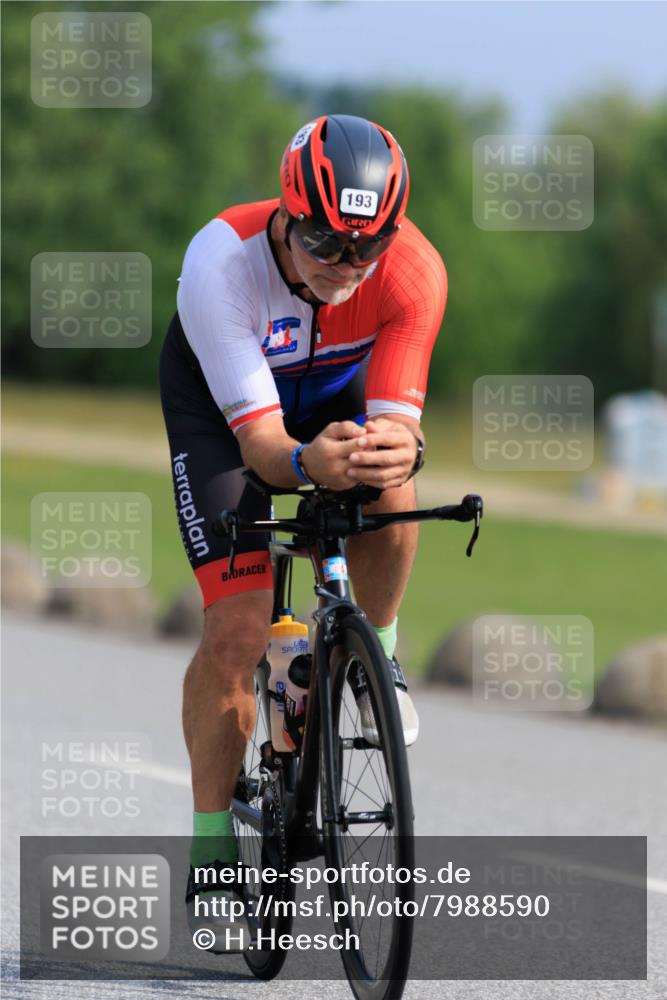 15.06.2025 - 27. Vierlanden-Triathlon H.Heesch http://msf.ph/oto/7988590 15.06.2025 09:25:58 Radfahren 67, 137, 193 meine-sportfotos.de