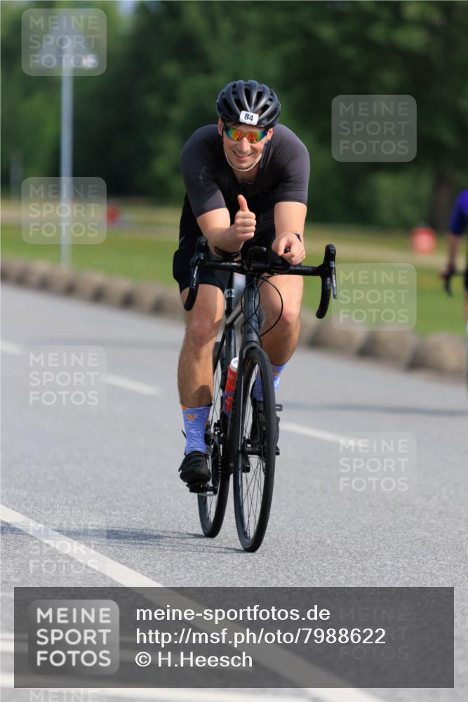 15.06.2025 - 27. Vierlanden-Triathlon H.Heesch http://msf.ph/oto/7988622 15.06.2025 09:26:29 Radfahren 5, 81, 84, 187 meine-sportfotos.de