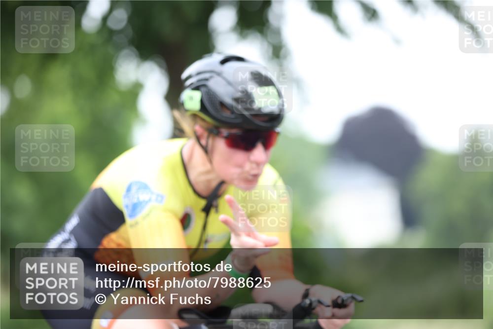 15.06.2025 - 7 Türme Triathlon Yannick Fuchs http://msf.ph/oto/7988625 15.06.2025 11:45:34 Radfahren 256, 260, 265, 302 meine-sportfotos.de