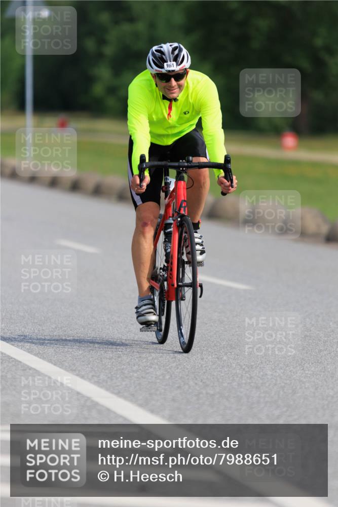 15.06.2025 - 27. Vierlanden-Triathlon H.Heesch http://msf.ph/oto/7988651 15.06.2025 09:26:42 Radfahren 47, 152, 161 meine-sportfotos.de