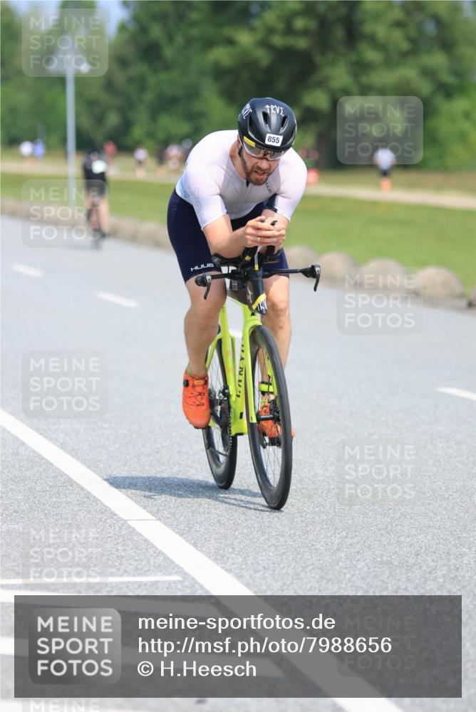 21.06.2025 - 27. Vierlanden-Triathlon H.Heesch http://msf.ph/oto/7988656 15.06.2025 11:43:34 Radfahren 210, 686, 714, 731, 738, 844, 855 meine-sportfotos.de