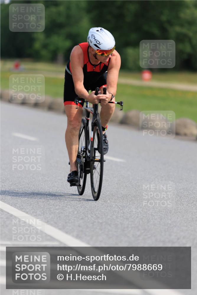 15.06.2025 - 27. Vierlanden-Triathlon H.Heesch http://msf.ph/oto/7988669 15.06.2025 09:26:48 Radfahren 111, 152 meine-sportfotos.de