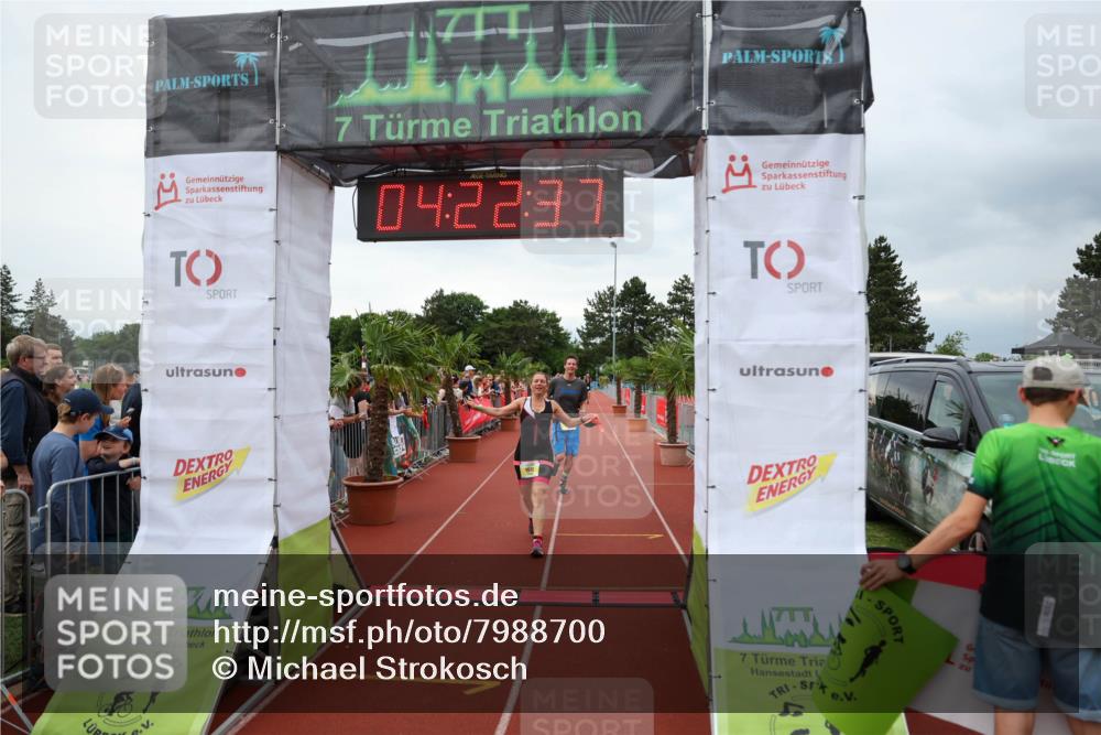 15.06.2025 - 7 Türme Triathlon Michael Strokosch http://msf.ph/oto/7988700 15.06.2025 14:22:37 Ziel 1000, 1042 meine-sportfotos.de
