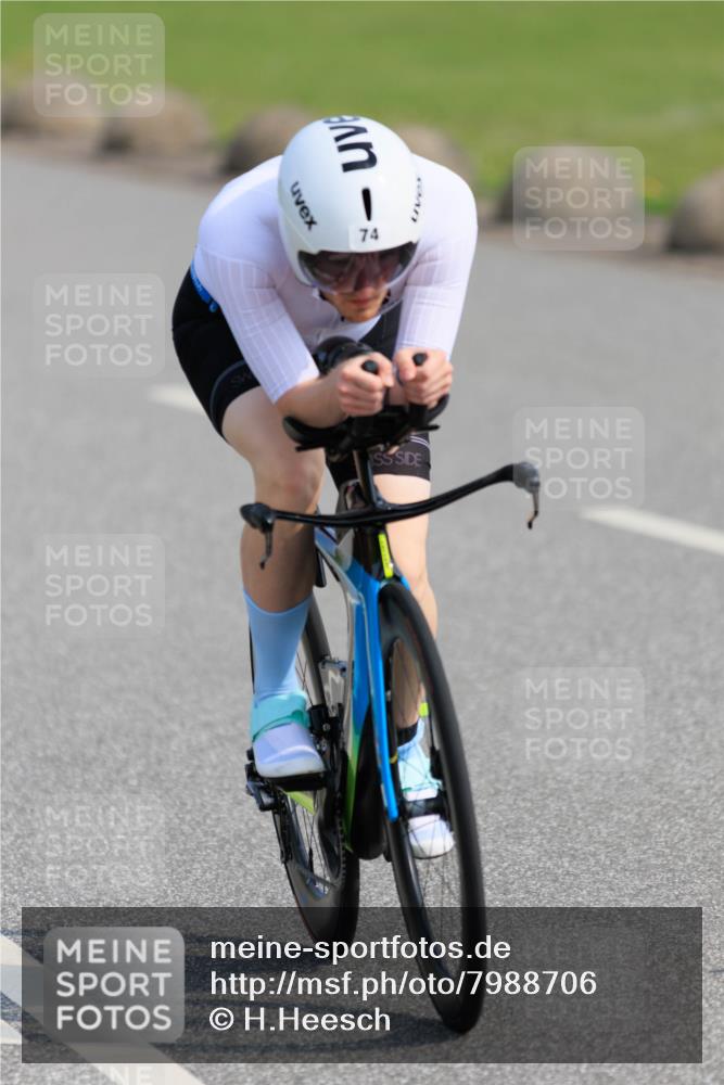 15.06.2025 - 27. Vierlanden-Triathlon H.Heesch http://msf.ph/oto/7988706 15.06.2025 09:27:14 Radfahren 74, 102 meine-sportfotos.de
