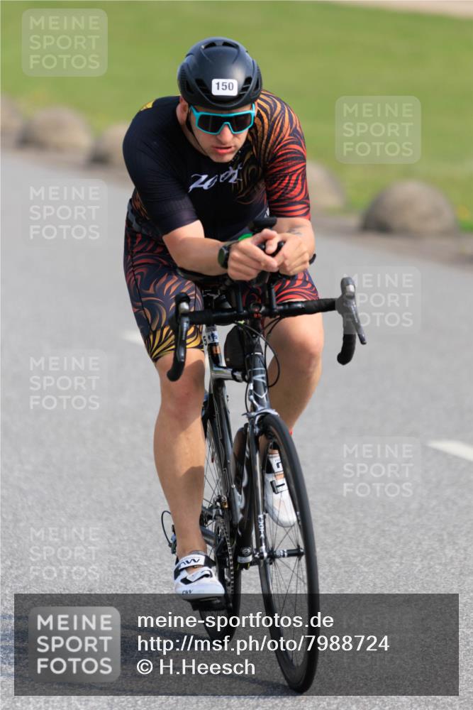 15.06.2025 - 27. Vierlanden-Triathlon H.Heesch http://msf.ph/oto/7988724 15.06.2025 09:27:30 Radfahren 130, 147, 150 meine-sportfotos.de