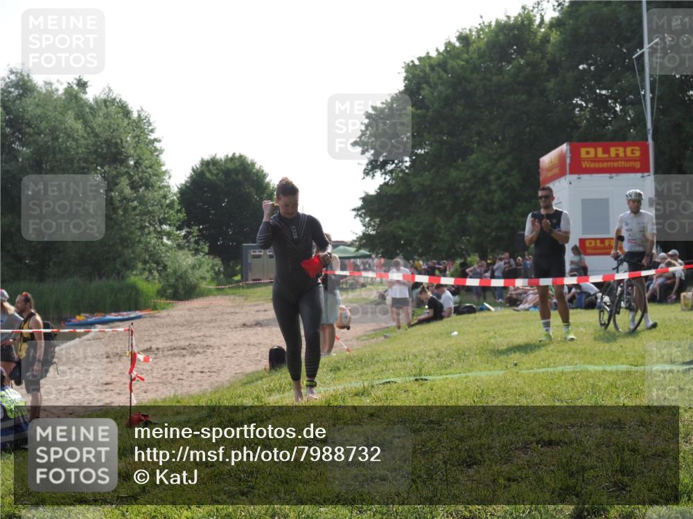 15.06.2025 - 27. Vierlanden-Triathlon KatJ http://msf.ph/oto/7988732 15.06.2025 09:06:15 Schwimmen 216 meine-sportfotos.de
