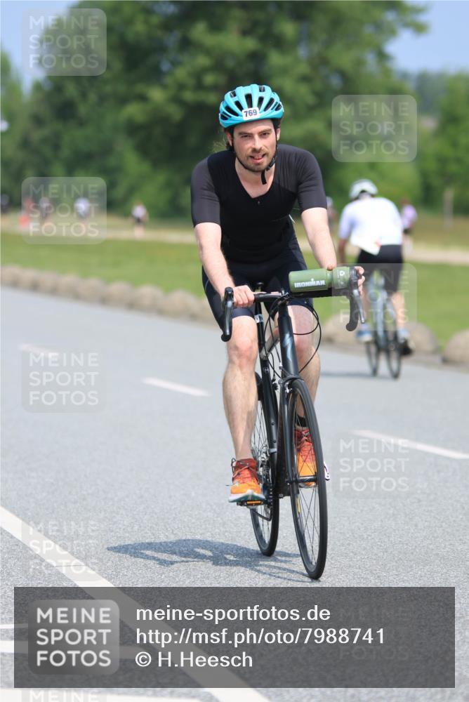 21.06.2025 - 27. Vierlanden-Triathlon H.Heesch http://msf.ph/oto/7988741 15.06.2025 11:43:51 Radfahren 769, 837 meine-sportfotos.de