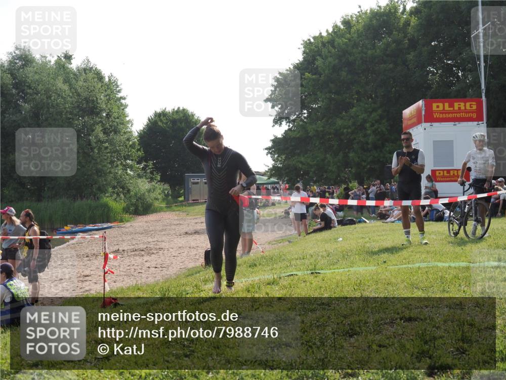 15.06.2025 - 27. Vierlanden-Triathlon KatJ http://msf.ph/oto/7988746 15.06.2025 09:06:15 Schwimmen 216 meine-sportfotos.de