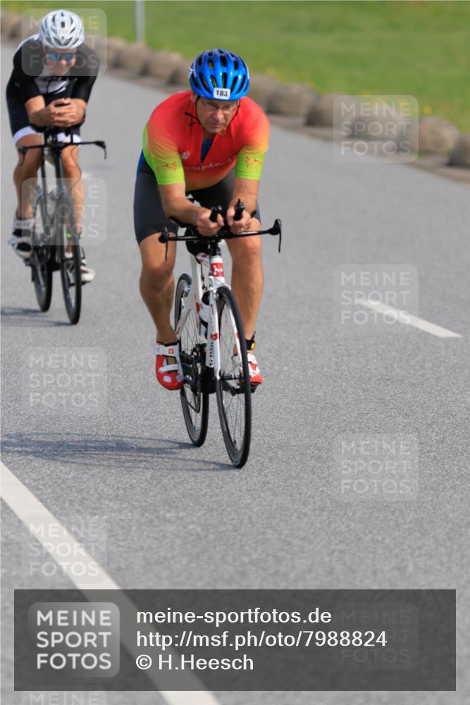 15.06.2025 - 27. Vierlanden-Triathlon H.Heesch http://msf.ph/oto/7988824 15.06.2025 09:28:52 Radfahren 172, 183, 233 meine-sportfotos.de