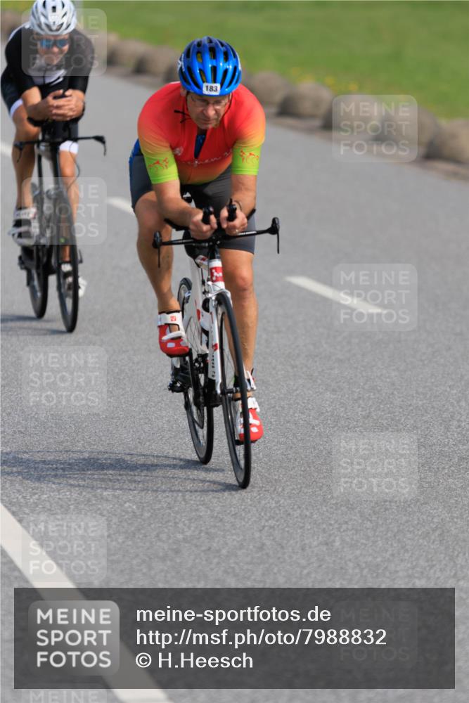 15.06.2025 - 27. Vierlanden-Triathlon H.Heesch http://msf.ph/oto/7988832 15.06.2025 09:28:52 Radfahren 172, 183, 233 meine-sportfotos.de