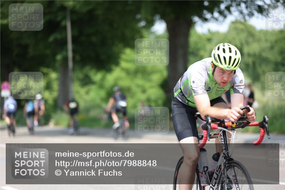 15.06.2025 - 7 Türme Triathlon Yannick Fuchs http://msf.ph/oto/7988848 15.06.2025 13:00:42 Radfahren 234, 327, 424, 579, 641, 805, 927, 992, 1049, 1149, 1169 meine-sportfotos.de