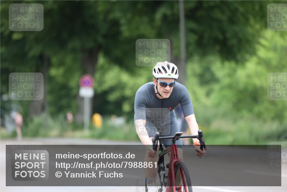 15.06.2025 - 7 Türme Triathlon Yannick Fuchs http://msf.ph/oto/7988861 15.06.2025 11:46:00 Radfahren 208, 241, 273 meine-sportfotos.de