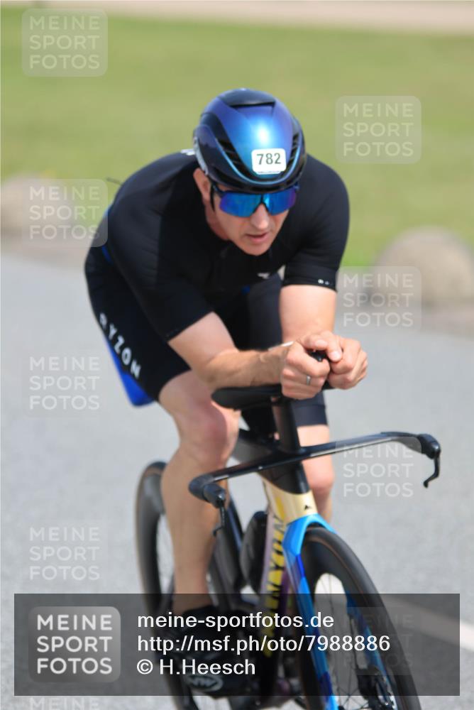 21.06.2025 - 27. Vierlanden-Triathlon H.Heesch http://msf.ph/oto/7988886 15.06.2025 11:45:07 Radfahren 636, 641, 667, 782, 840 meine-sportfotos.de