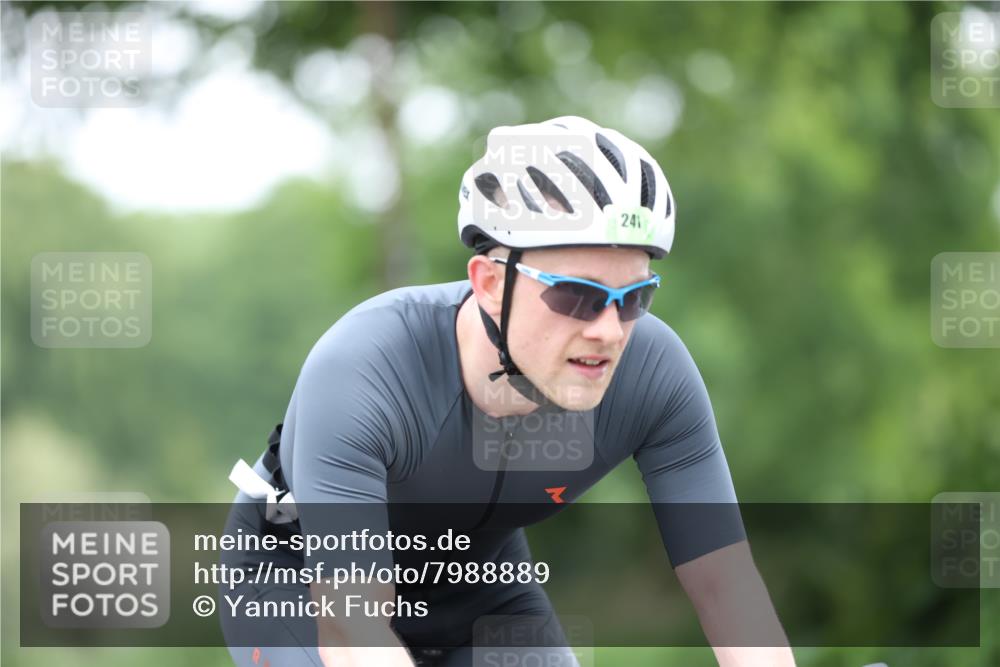 15.06.2025 - 7 Türme Triathlon Yannick Fuchs http://msf.ph/oto/7988889 15.06.2025 11:46:00 Radfahren 208, 241, 273 meine-sportfotos.de