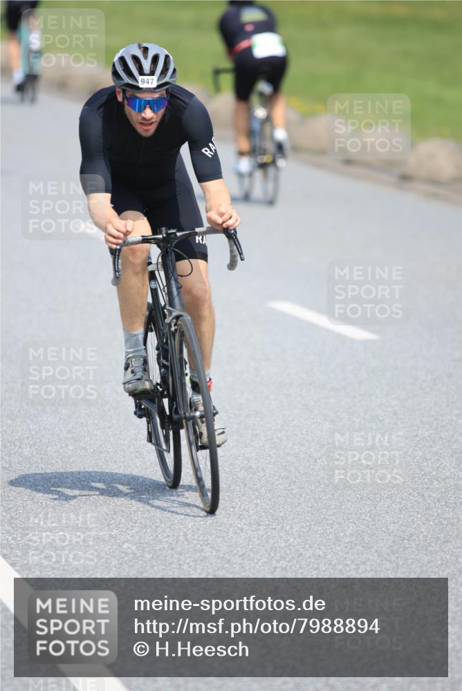 21.06.2025 - 27. Vierlanden-Triathlon H.Heesch http://msf.ph/oto/7988894 15.06.2025 11:45:19 Radfahren 212, 723, 794, 797, 841, 947 meine-sportfotos.de