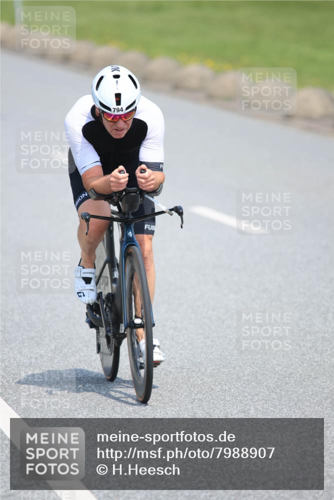 21.06.2025 - 27. Vierlanden-Triathlon H.Heesch http://msf.ph/oto/7988907 15.06.2025 11:45:22 Radfahren 212, 723, 794, 797, 841, 947 meine-sportfotos.de