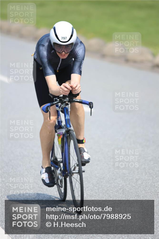21.06.2025 - 27. Vierlanden-Triathlon H.Heesch http://msf.ph/oto/7988925 15.06.2025 11:45:24 Radfahren 212, 723, 794, 797, 841 meine-sportfotos.de