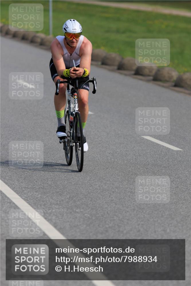 15.06.2025 - 27. Vierlanden-Triathlon H.Heesch http://msf.ph/oto/7988934 15.06.2025 09:30:06 Radfahren 109, 115, 139, 167 meine-sportfotos.de